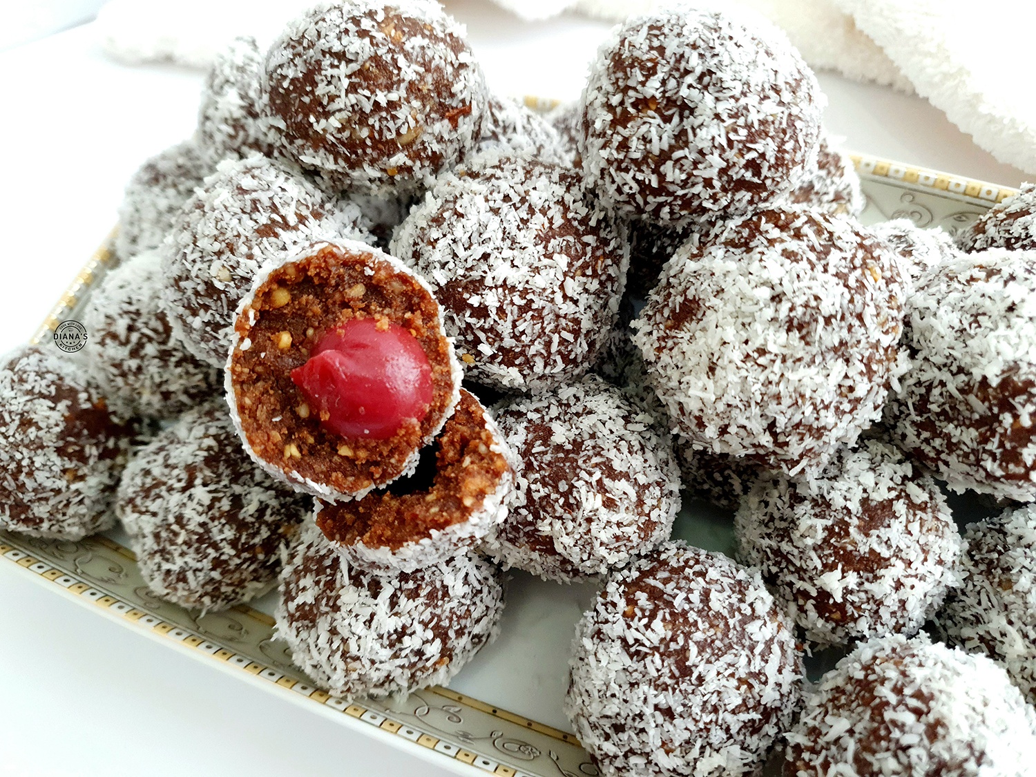 Cartofi dulci din biscuiti cu visina Cartofi dulci din biscuiti cu visina 3