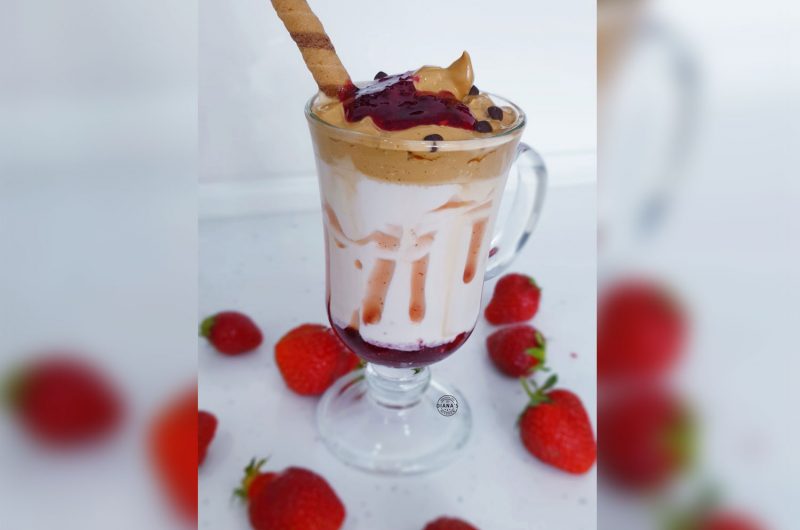 Strawberry Dalgona Coffe