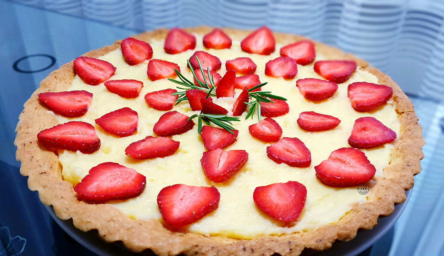Tarta cu crema de vanilie si capsuni 3