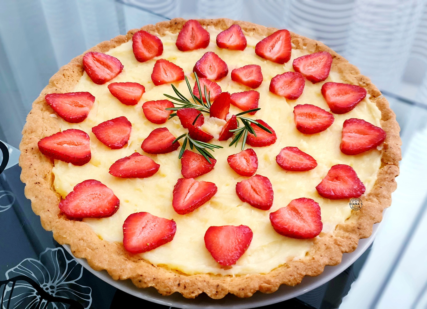 Tarta cu crema de vanilie si capsuni 2
