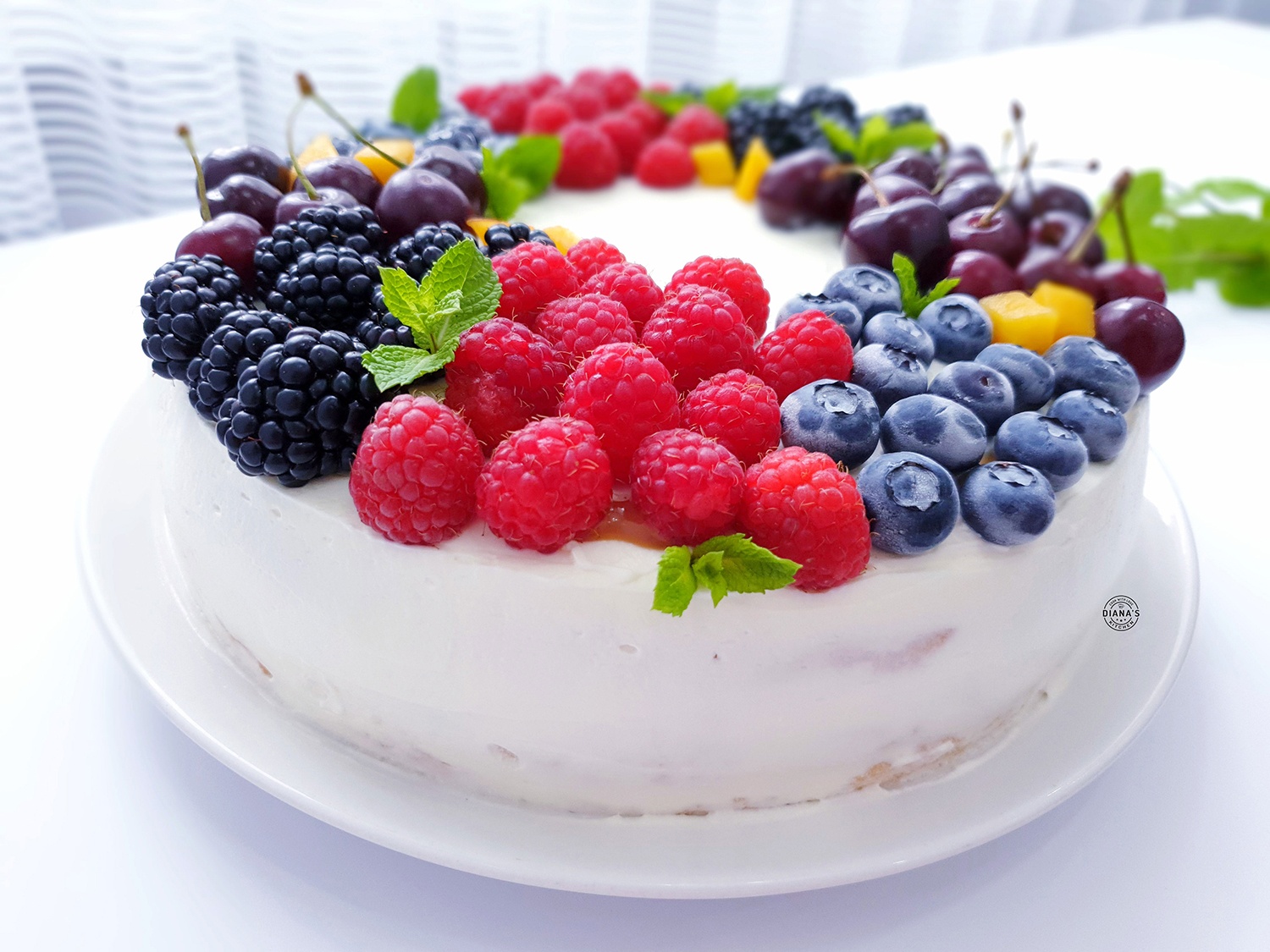 Tort din pandispan cu fructe 3