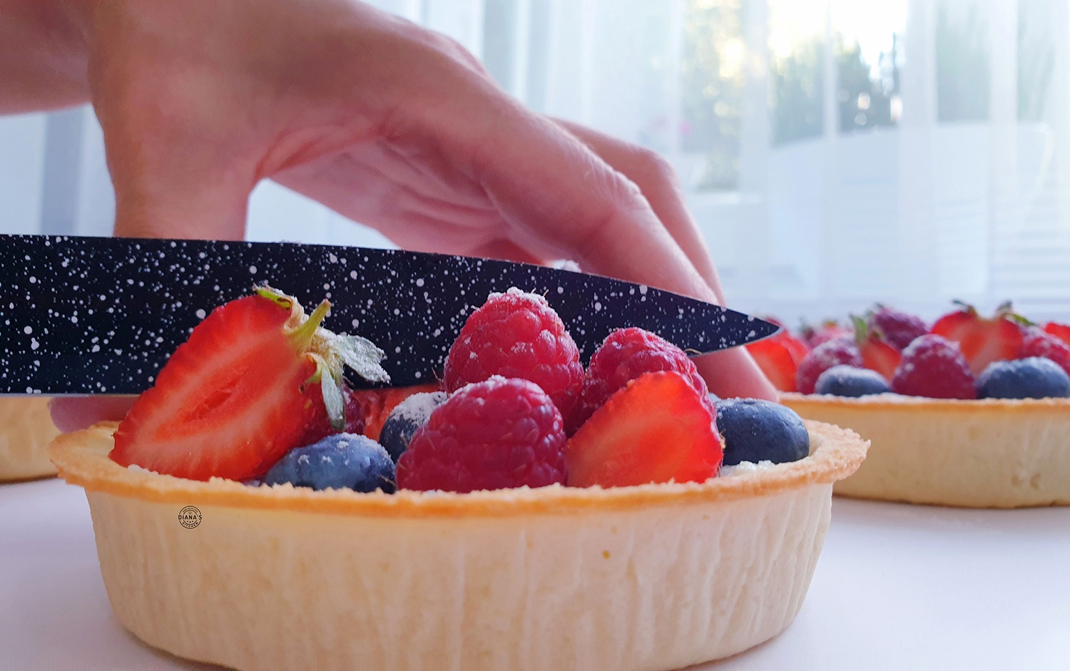 Mini tarte cu crema de branza si fructe Mini tarte cu crema de branza si fructe 7