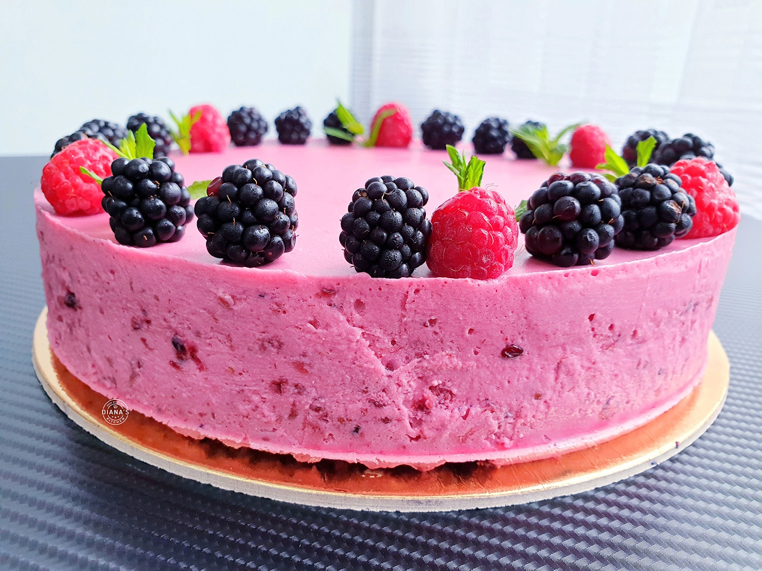 Tort fresh cu mousse de mure 2