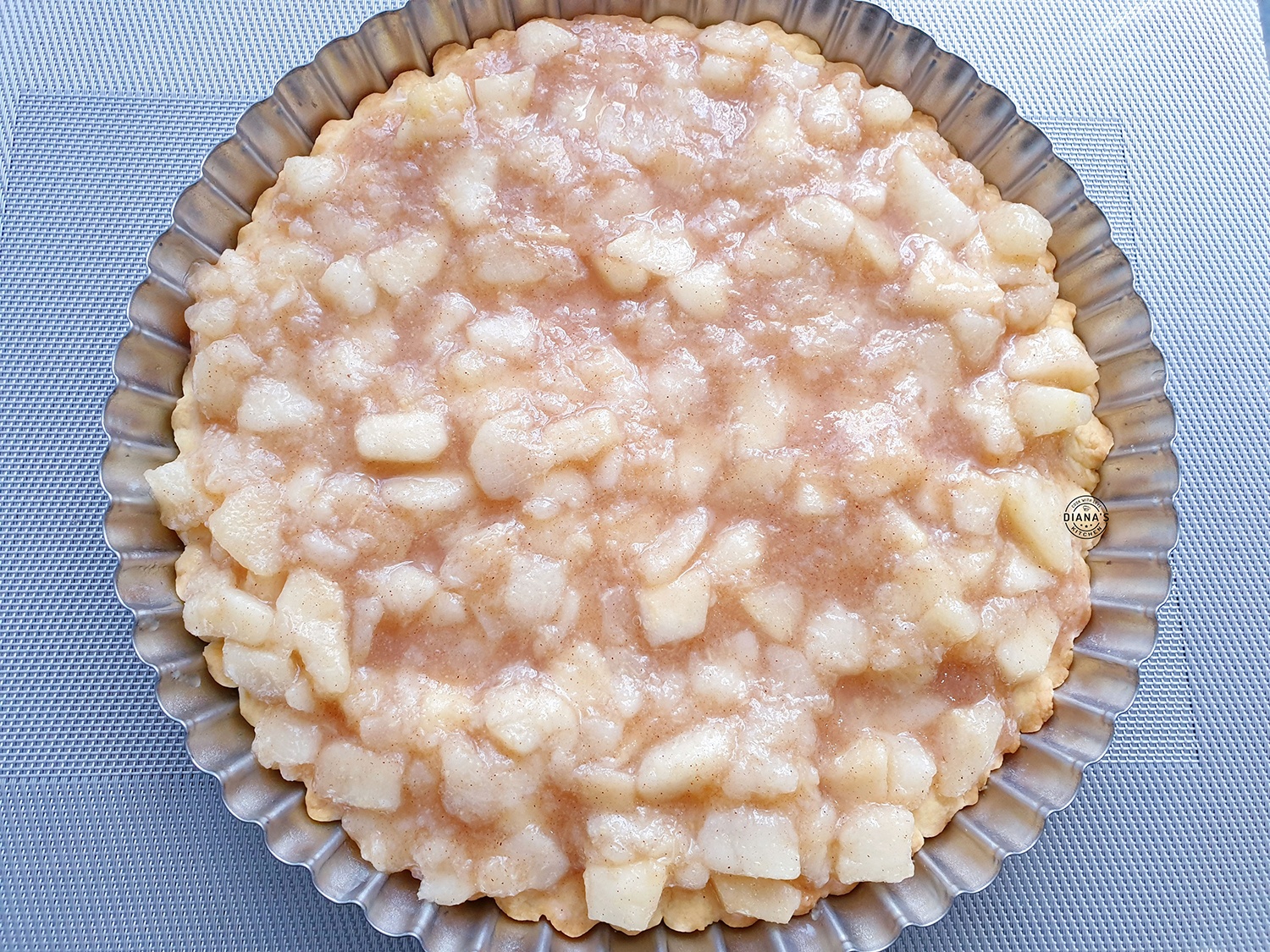 Tarta cu pere si bezea Tarta cu pere si bezea 2
