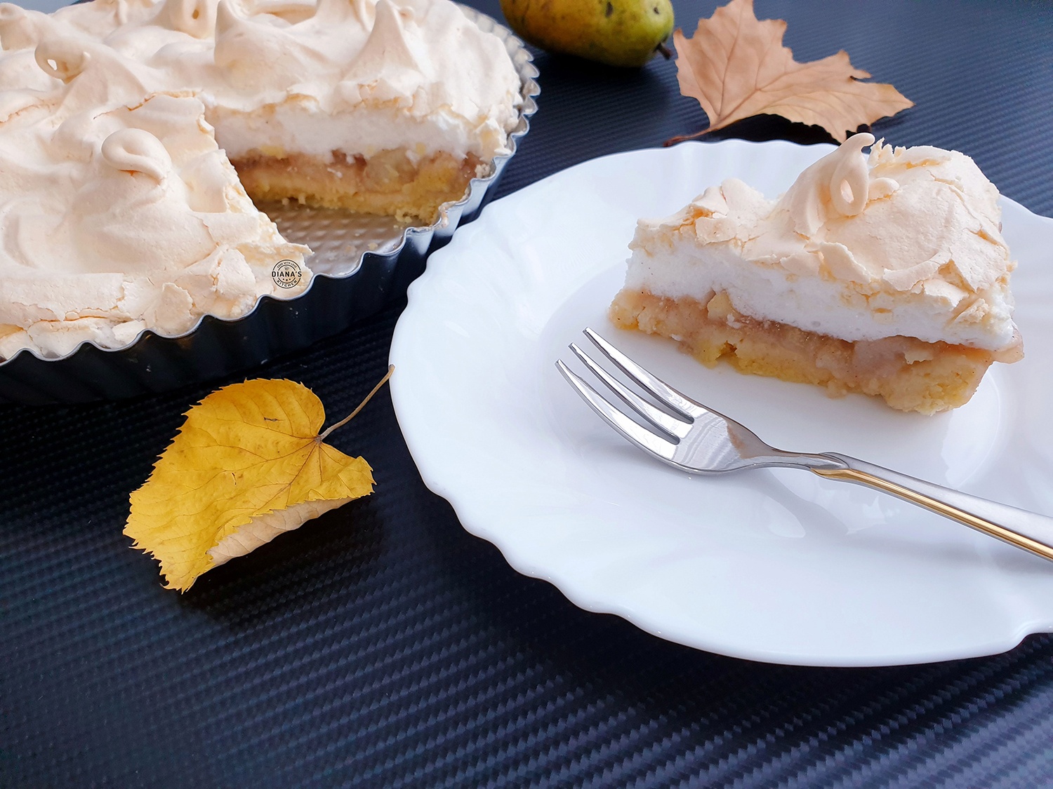 Tarta cu pere si bezea