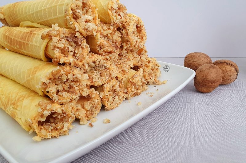 Rulouri din vafe cu crema