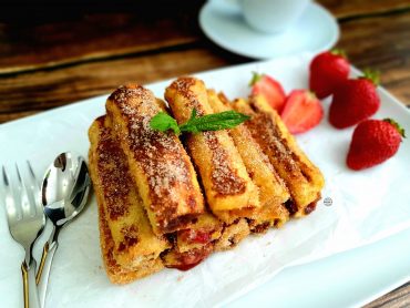 Rulouri franceze cu capsuni si banane