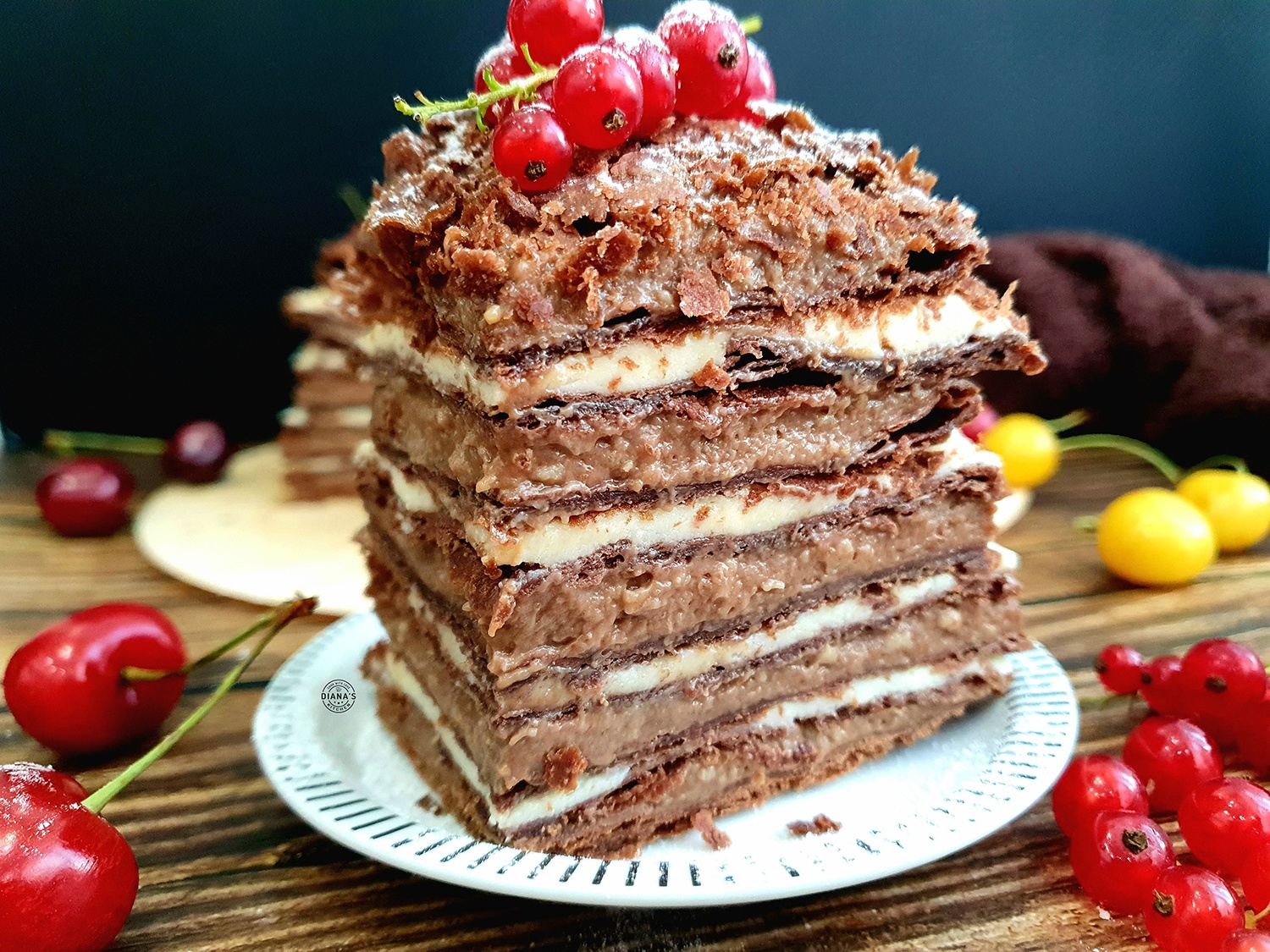 Napoleon de ciocolata cu 2 tipuri de crema 4