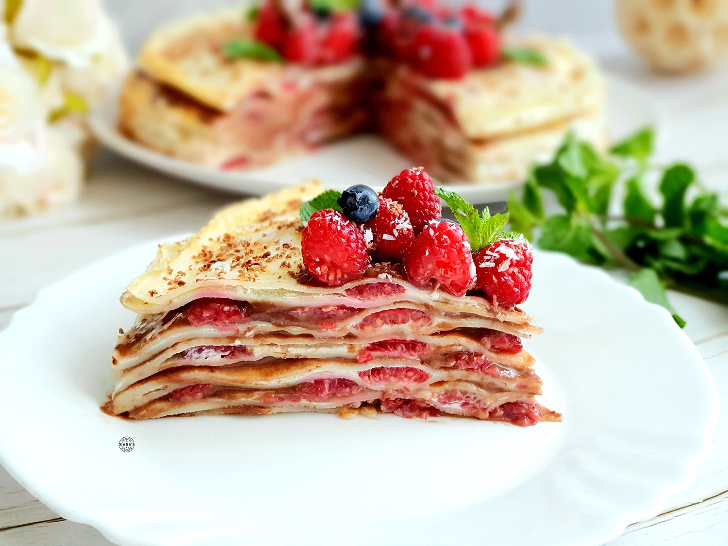Tort de clatite cu 2 tipuri de crema si zmeura 5