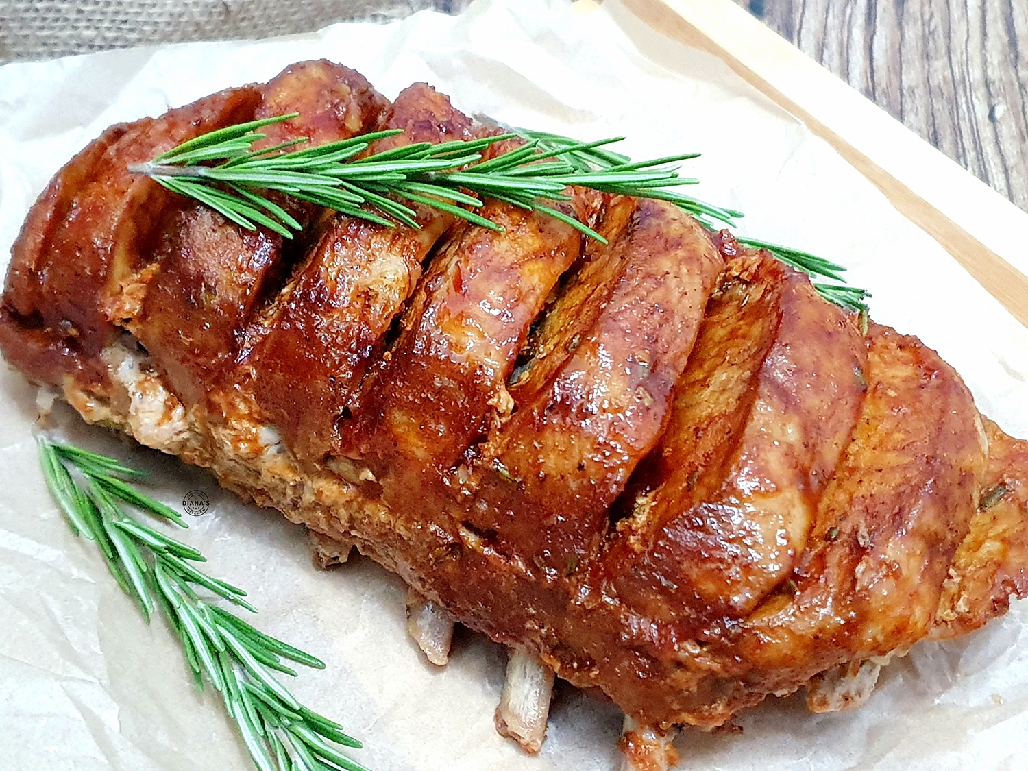 Cotlet de porc cu os la cuptor