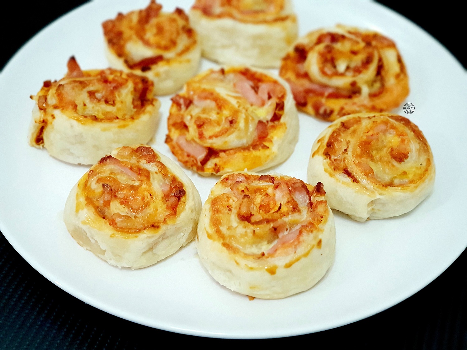 Rulouri cu pastrama Rulouri cu pastrama 4