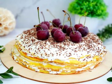 Tort de clatite cu visine