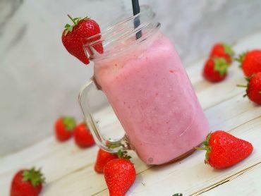 Bautura racoritoare cu capsuni