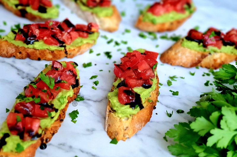 Bruschetta cu avocado