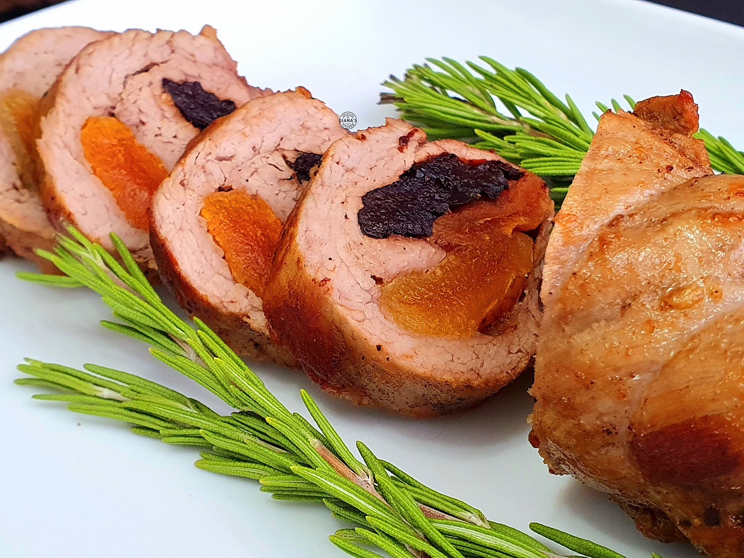 Rulada de porc cu prune si caise uscate 3