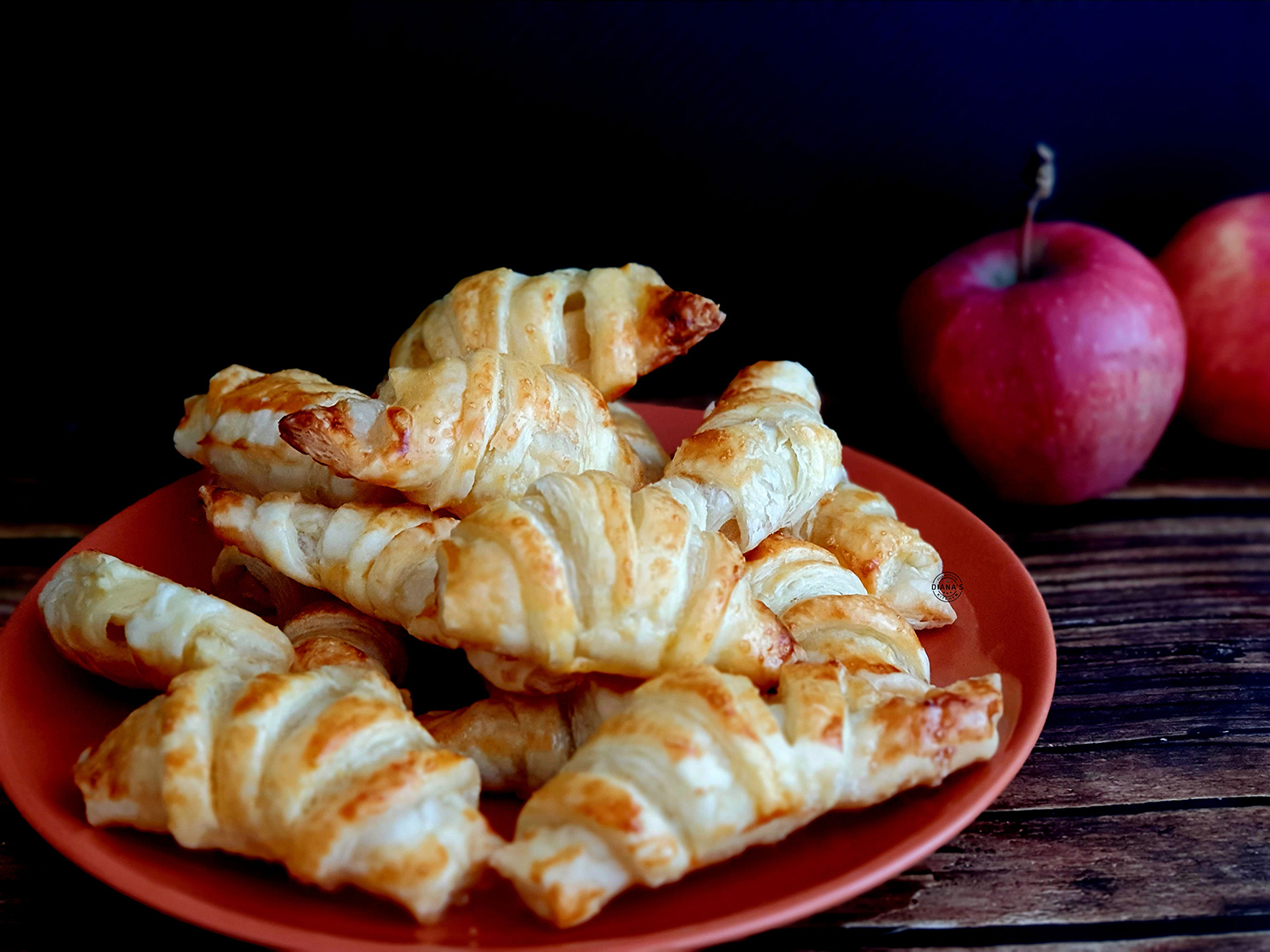 Croissante rapide cu mere Croissante rapide cu mere 3