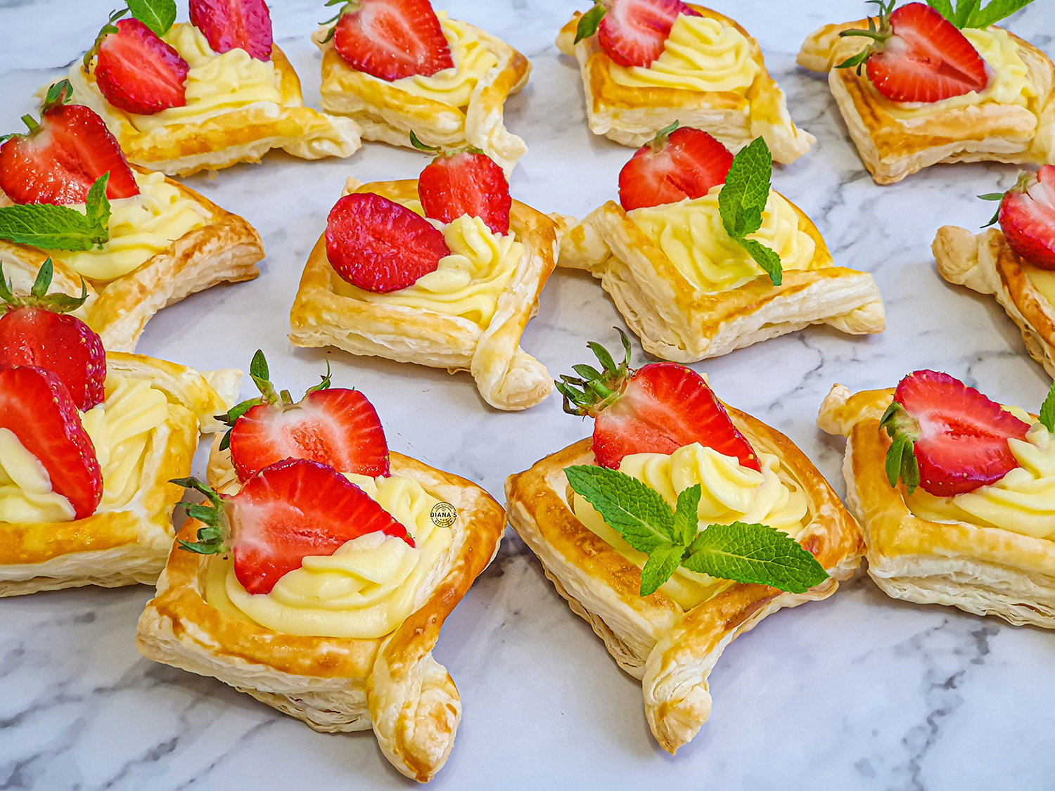 Tarte cu crema si capsuni din foietaj 3