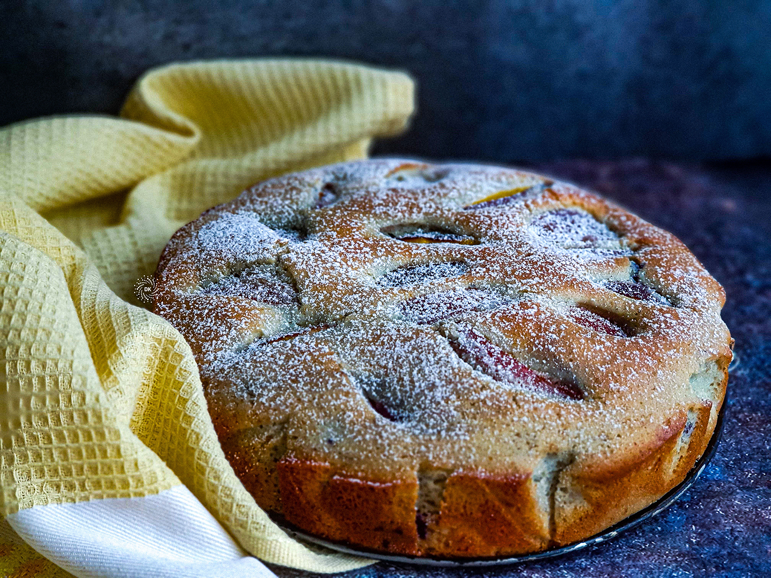 Prajitura cu nectarine si coacaza neagra Prajitura cu nectarine si coacaza neagra 2