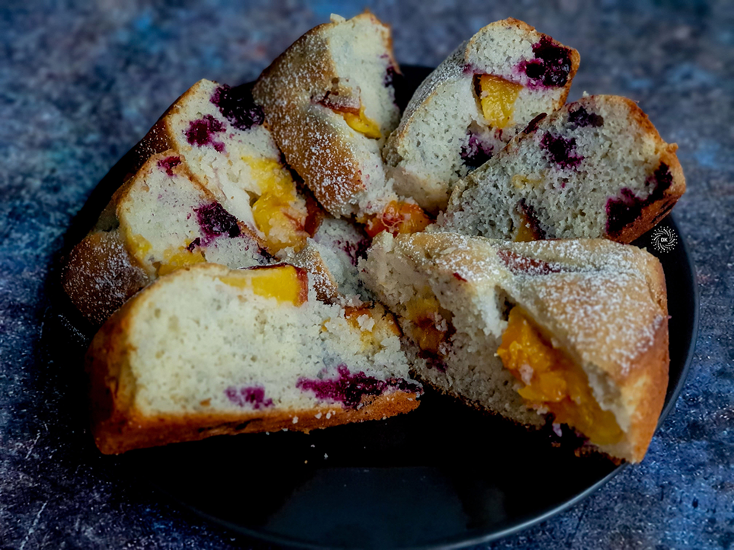 Prajitura cu nectarine si coacaza neagra Prajitura cu nectarine si coacaza neagra 3